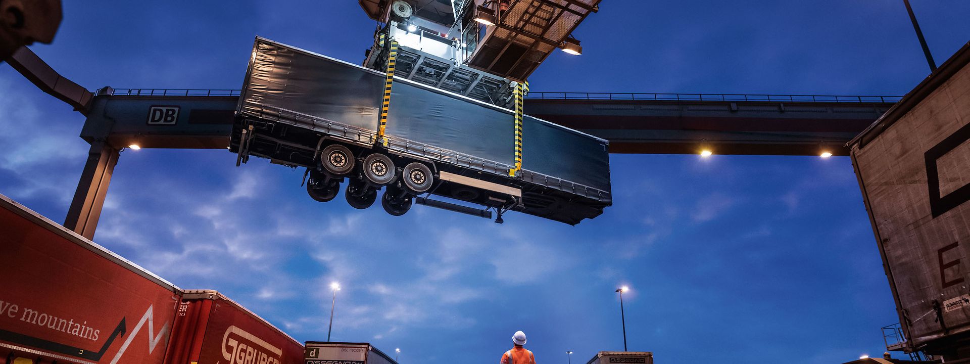 Truck trailer loading